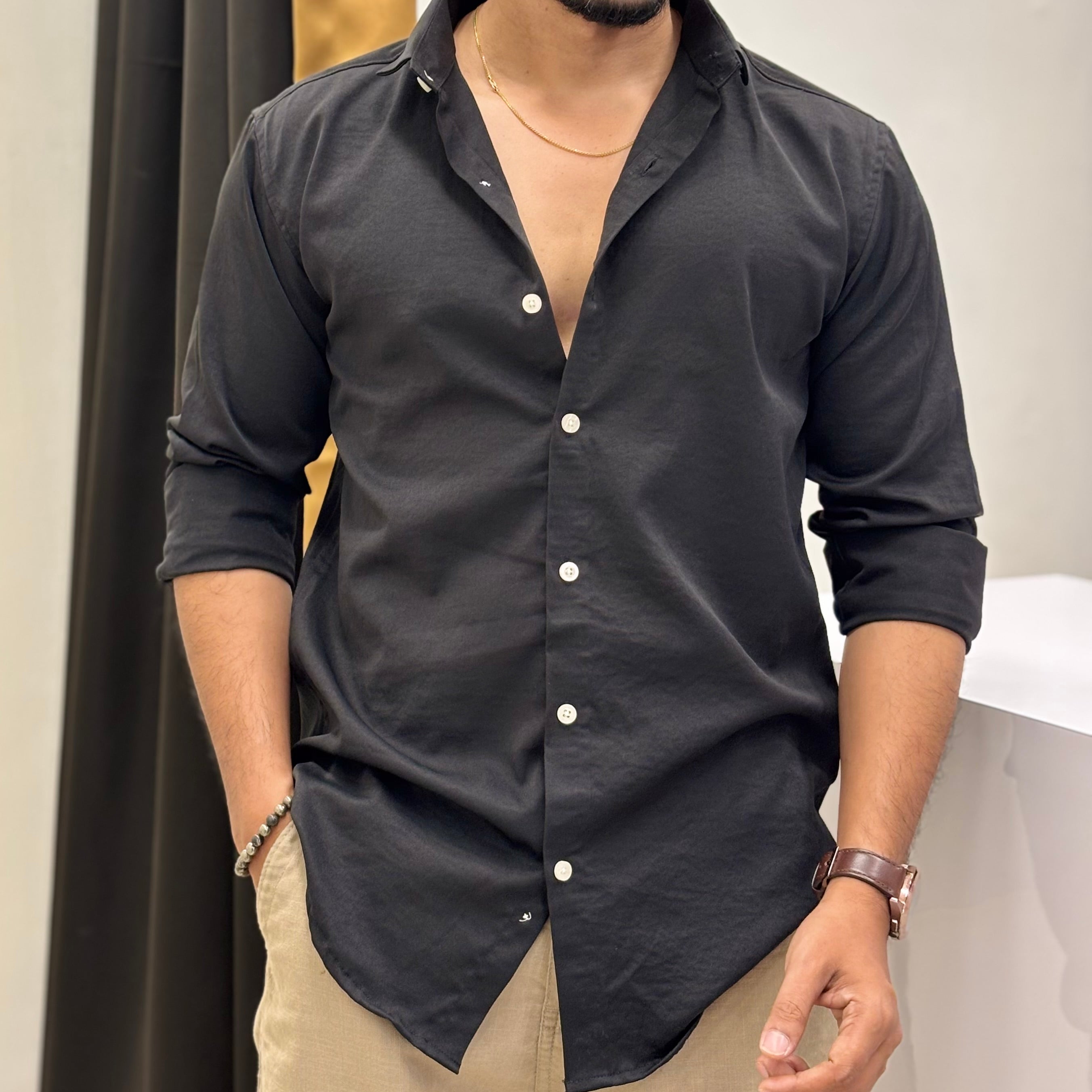 Men’s Casual Shirt with Soft Stretch Fabric