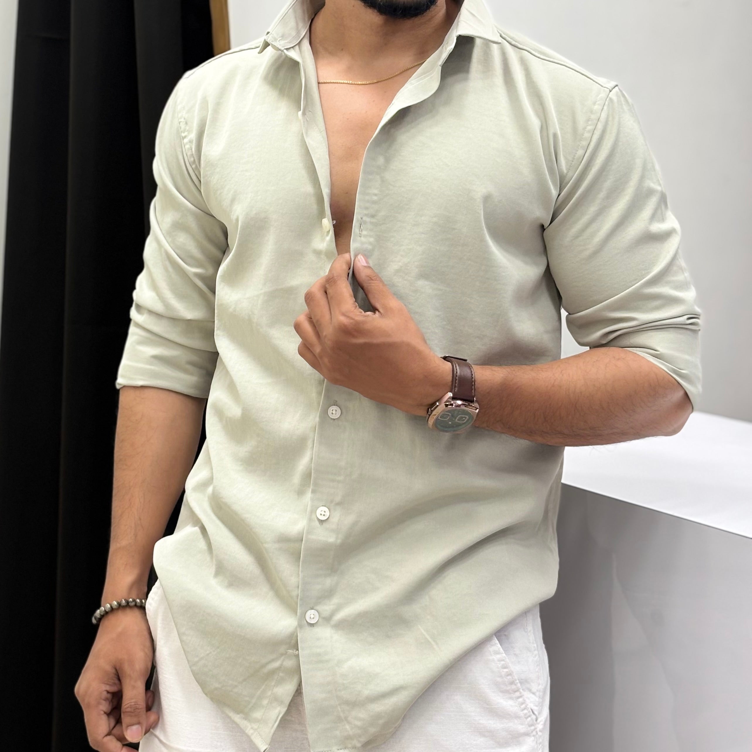 Men’s Casual Shirt with Soft Stretch Fabric