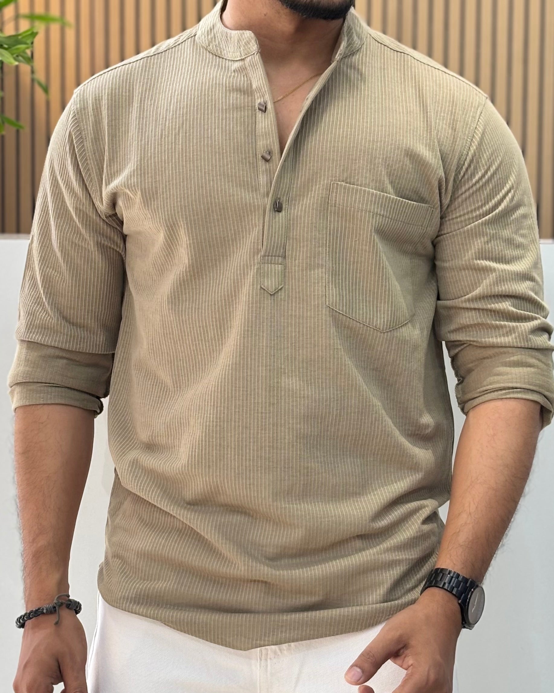 Men’s Mandarin Collar Textured Short Kurta